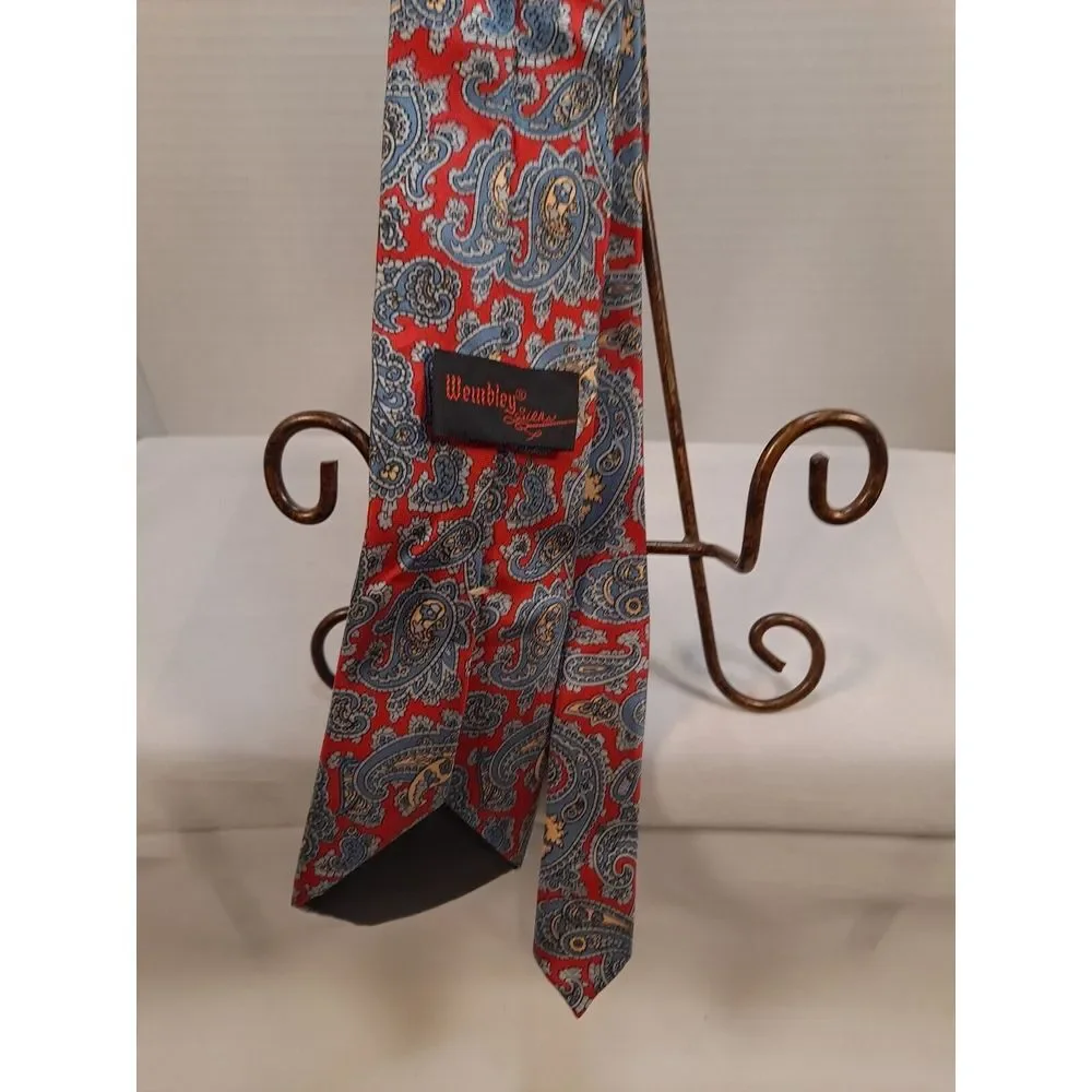 Wembley Men's Red Paisley Print  Silk Tie‎